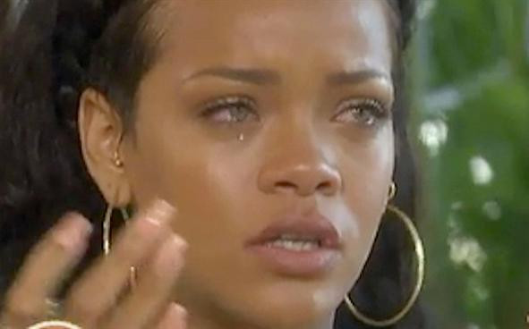 Cosmarul oricarui om a devenit realitate pentru Rihanna. Cu ce s-a trezit vedeta la 3 metri de ea