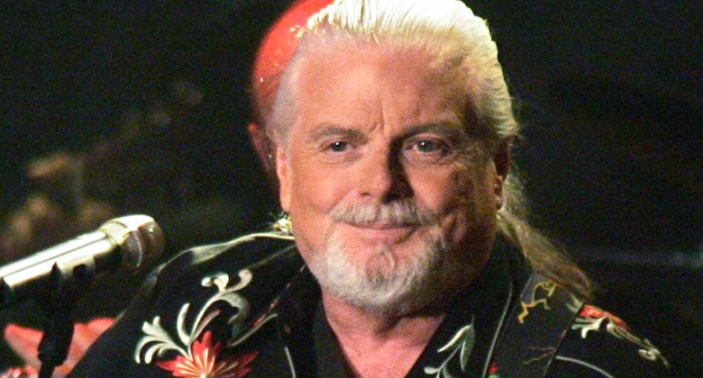 Scott McKenzie, cunoscut pentru piesa flower-power "San Francisco", a murit la varsta de 73 de ani