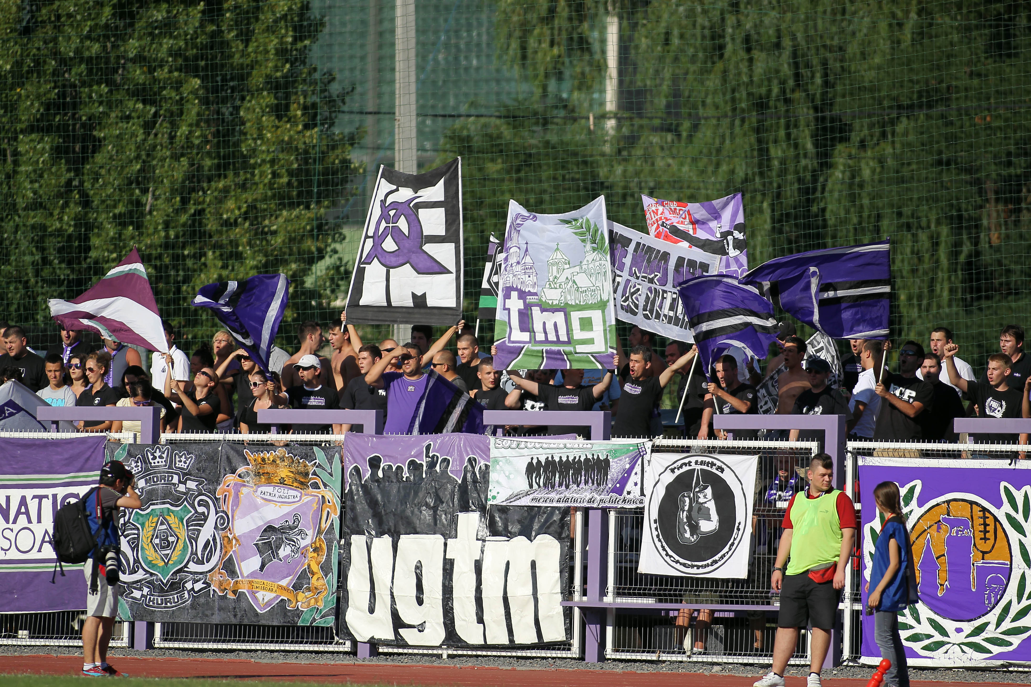 Politehnica renaste spectaculos! Roti si colegii sai au castigat cu 8-0 primul meci din liga a V-a