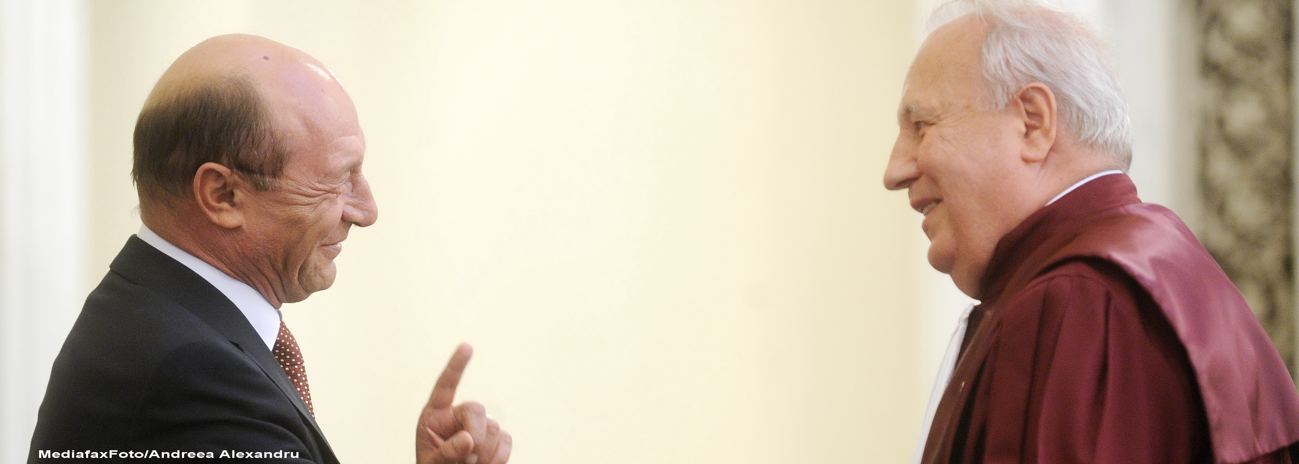 CC: Parlamentul NU decide cine merge la CE, daca presedintele si premierul nu se inteleg