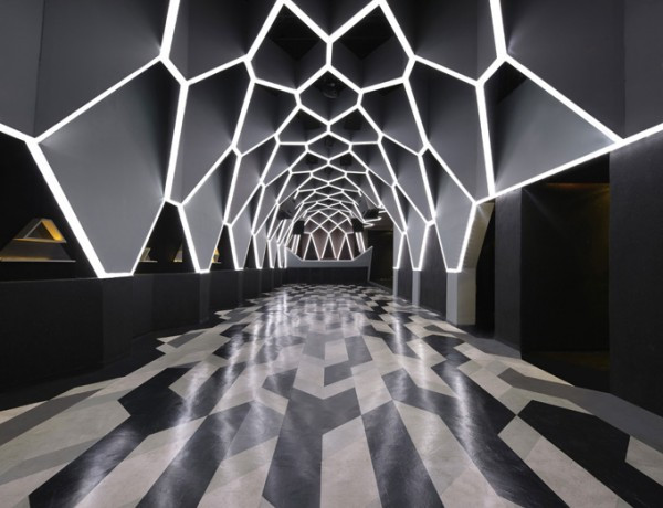 ACESTA este probabil cel mai FUTURISTIC CLUB DE NOAPTE din LUME! GALERIE FOTO