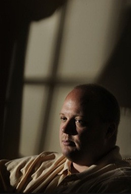 A stat 12 ani la inchisoare, desi era nevinovat. Povestea unui tanar care a pierdut 12 ani din viata