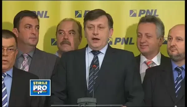 Crin Antonescu: Nu ma retrag din politica, pentru ca Traian Basescu a fost demis in realitate