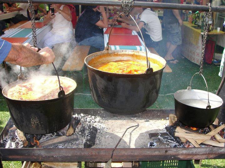 Producatorii de branza si tuica isi dau intalnire la Sibiu