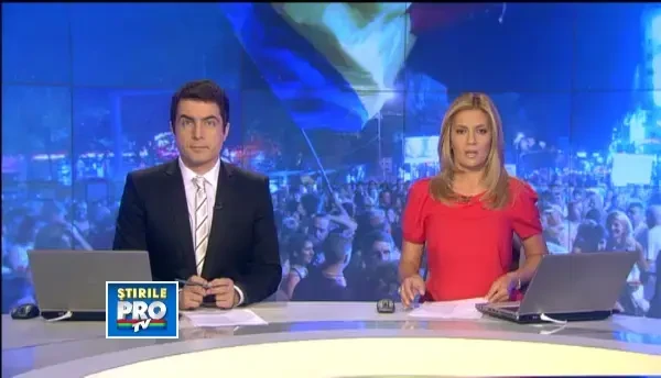 Protestatarii de la Universitate au ocupat carosabilul, iar traficul este blocat