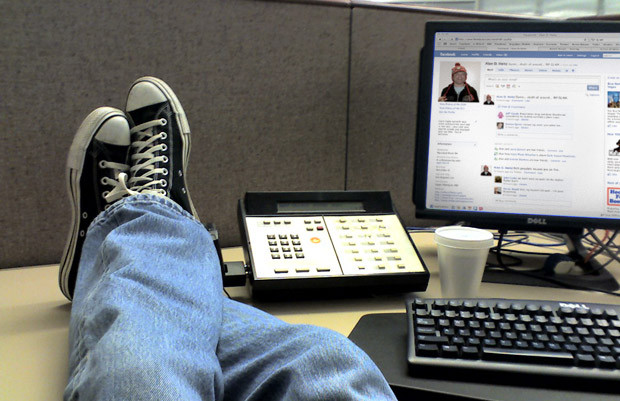 Ai Facebook la birou sau angajatorul ti-a blocat accesul?