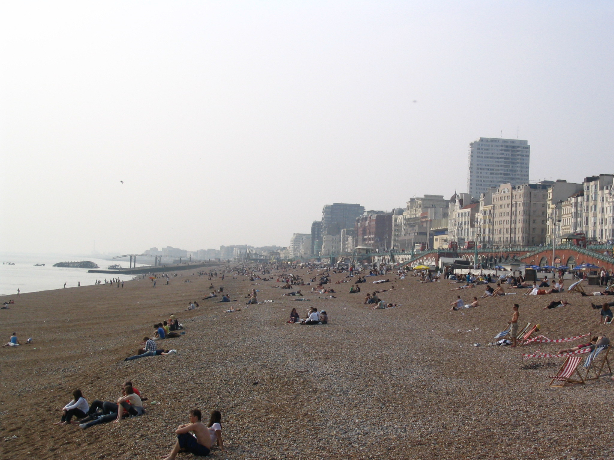 Ce face un cuplu pe plaja, in plina zi, in timp ce mai multe persoane priveau. "E dezgustator"