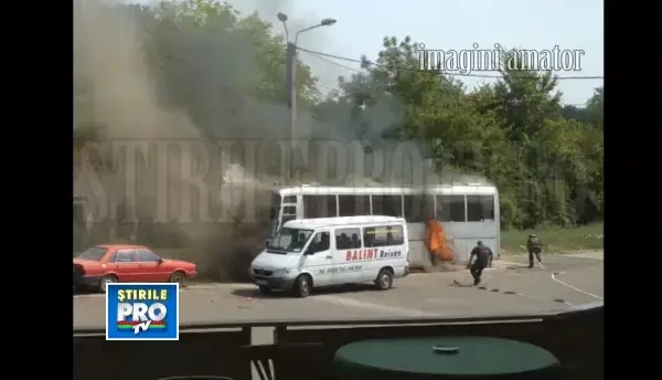 Autobuz in flacari pe Calea Lugojului din Timisoara. VIDEO