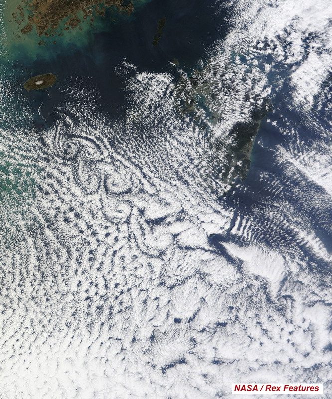 FOTO. Ce sunt de fapt bizarele aparitii pe care le consideram OZN-uri si cum se explica prezenta lor