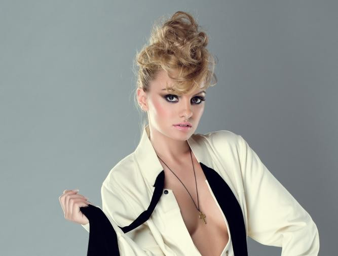 Alexandra Stan a fost implicata intr-un accident rutier
