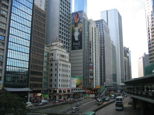 Va fi cea mai valoroasa strada din lume. Chiriile ajung la 1,5 milioane de dolari pe luna VIDEO