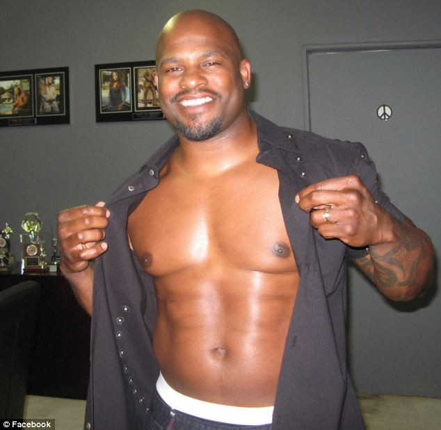 A fost identificat actorul din filmele pentru adulti care a provocat o adevarata epidemie de sifilis