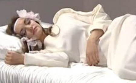 Basmele prind viata in Ucraina. Asteapta sa fie trezite cu un sarut de barbatul vietii lor. VIDEO