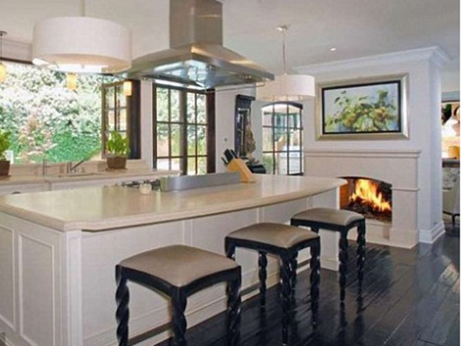 Si vedetele gatesc. Vezi care sunt cele mai frumoase bucatarii ale starurilor de la Hollywood