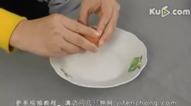 Trucul care te va face star in bucatarie. Cum separa un chinez albusul de galbenus. VIDEO