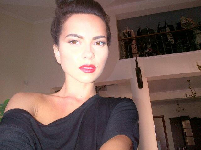 "Seamana cu un barbat". O noua fotografie a Innei pe Facebook starneste controverse intre fani