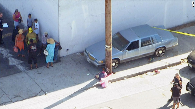 Un sofer de 100 de ani a intrat cu masina pe trotuar si a lovit un grup de noua copii. VIDEO