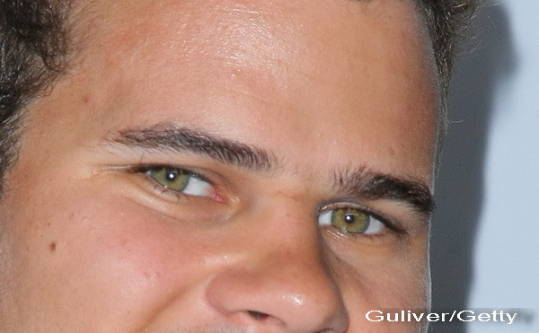 Barbatul dupa care suspina o planeta dat in judecata dupa ce i-ar fi dat o boala venerica unei fane