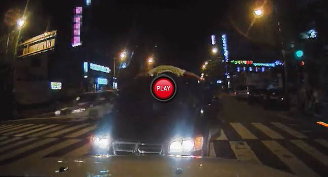 Politistul ACESTA a mers 16 kilometri pe masina unui infractor! Vezi cum a reusit sa il PRINDA! VIDEO