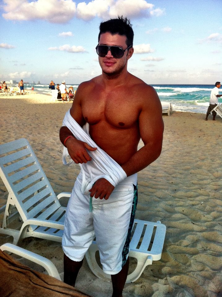 Mic dejun de vedeta: Victor Slav, unul din cei mai sexy barbati din Romania ne zice reteta preferata