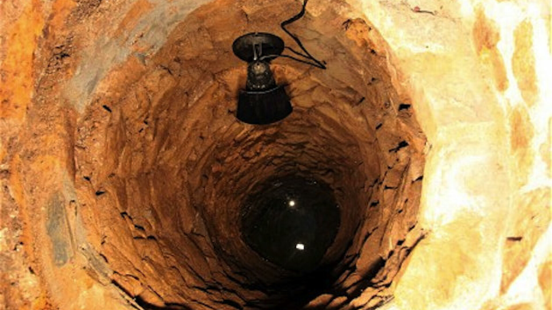 O chinezoaica a supravietuit 15 zile intr-un put abandonat, hranindu-se cu porumb si apa de ploaie