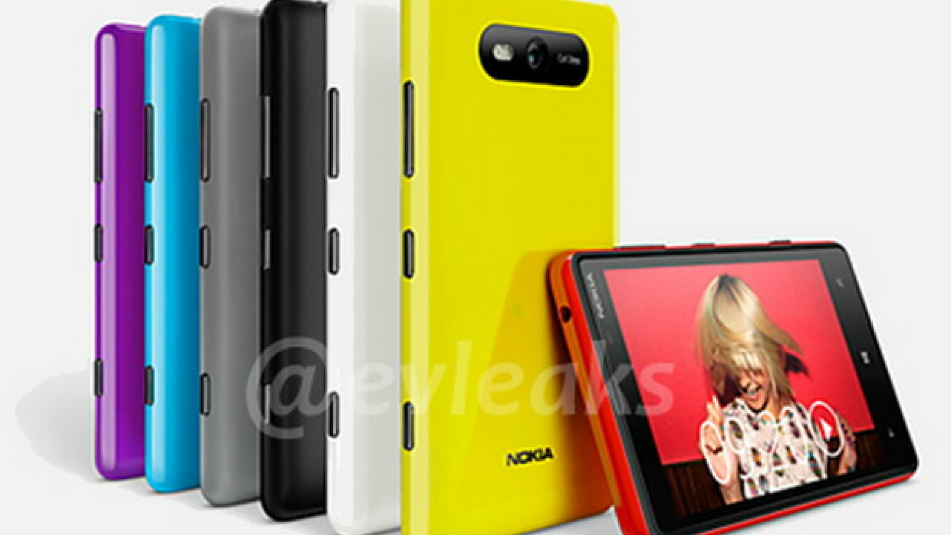 FOTO: Lumia 820, primul smartphone Nokia cu Windows Phone 8