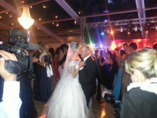 Elena Basescu, pe Twitter, de la petrecere: "Dancing with my daddy on my wedding"