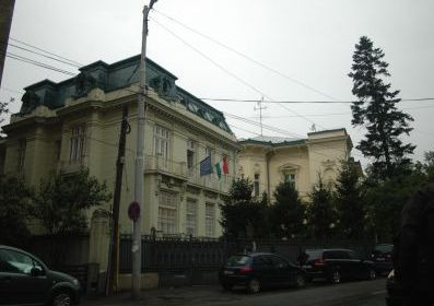 Consilier politic al Ambasadei Ungariei: Amenintarea cu bomba, falsa. Un copil a sunat la 112