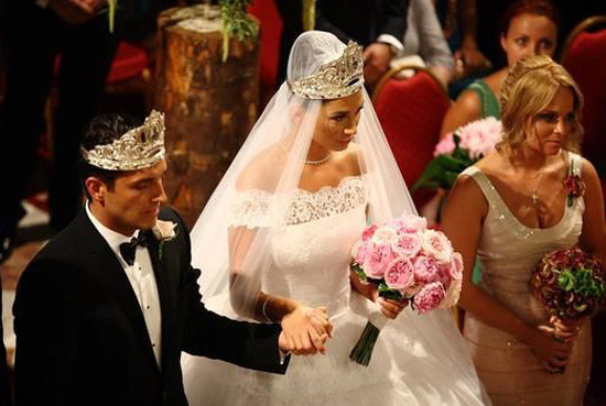 Meniu de nunta prezidentiala: ce specialitati au mancat invitatii la nunta Elenei Basescu