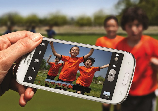 Apple vrea sa interzica in SUA mai multe produse Samsung, inclusiv smartphone-ul Galaxy S III