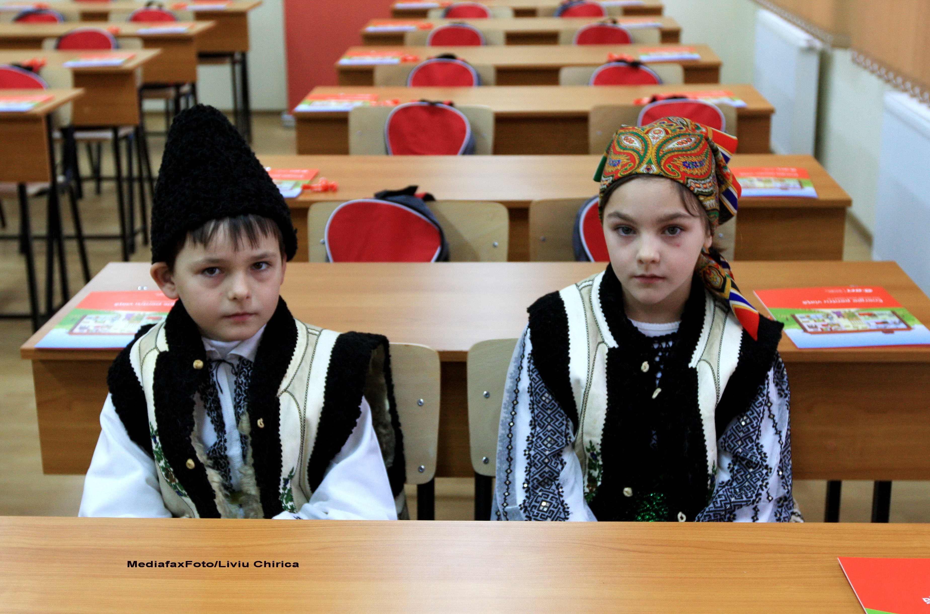 Problemele din invatamant. Redeschiderea scolilor din provincie, solutie pentru elevii navetisti