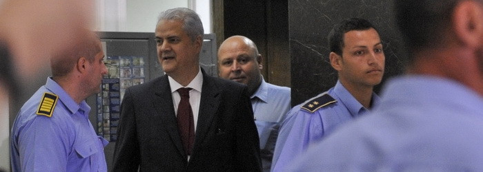 Infografic interactiv. Anul 2012 in Romania: de la protestele violente la condamnarea lui Nastase