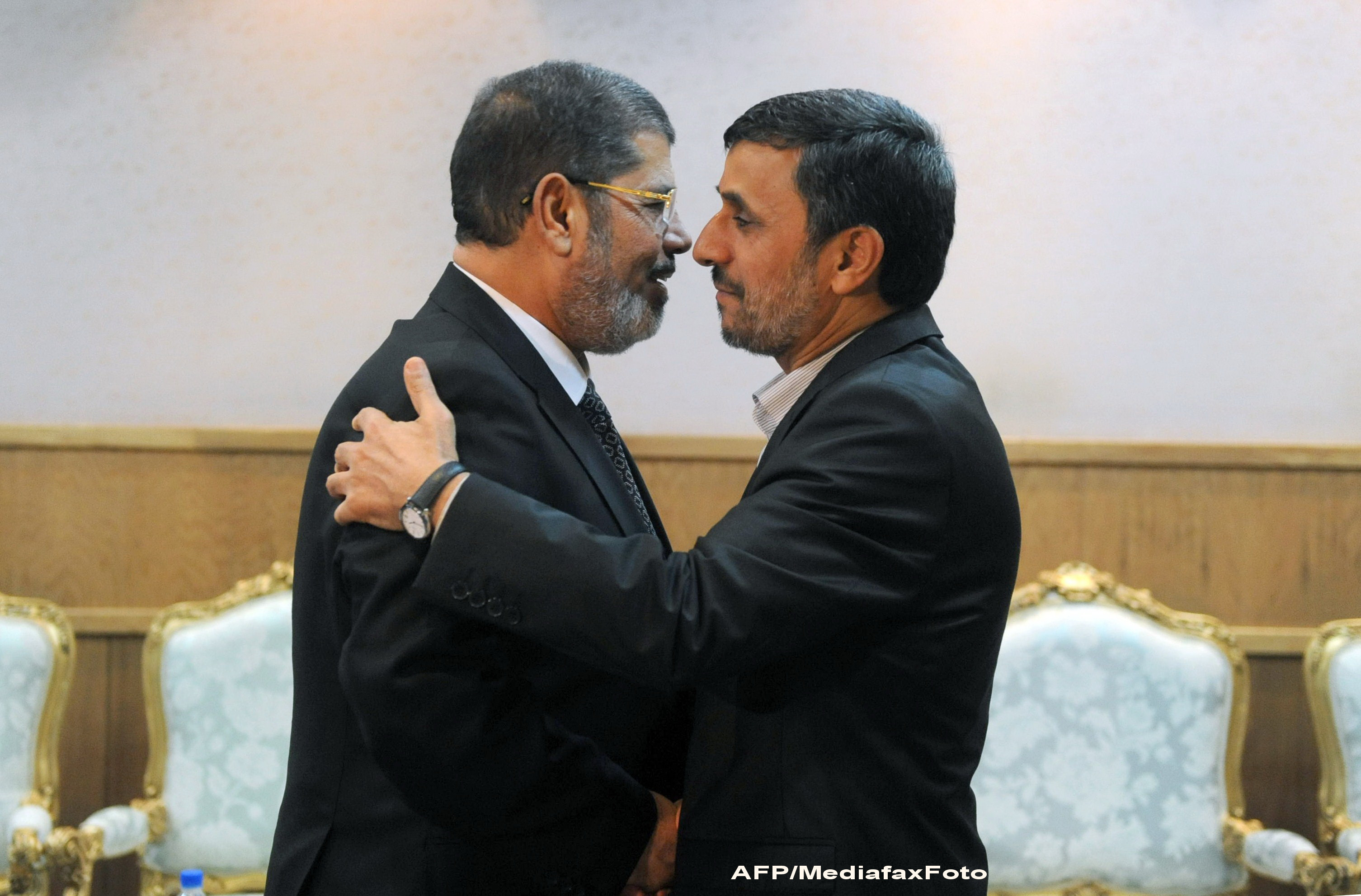 Mahmoud Ahmedinejad a ajuns la Cairo. Prima vizita a unui presedinte iranian in Egipt din 1979