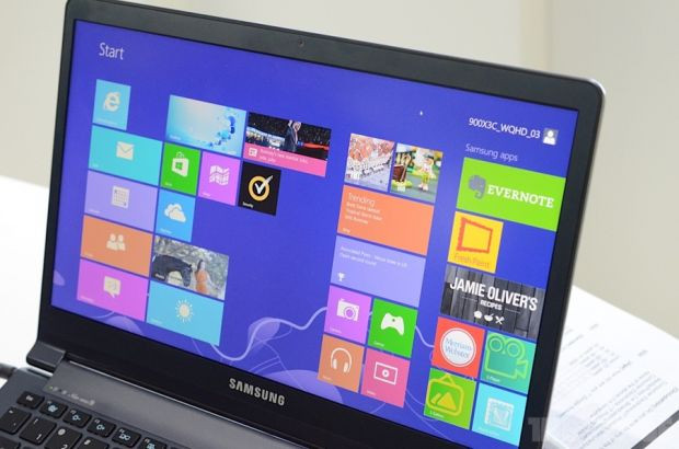 VIDEO: Samsung aduce la Berlin laptopul cu display dublu