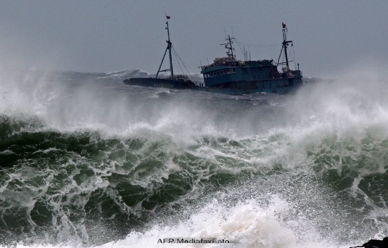Legatura neasteptata dintre taifunurile din Pacific si lipsa de mobilier din scolile romanesti