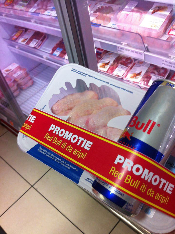 Adevarul despre imaginea "Red Bull iti da aripi" care a facut toata Romania sa zambeasca
