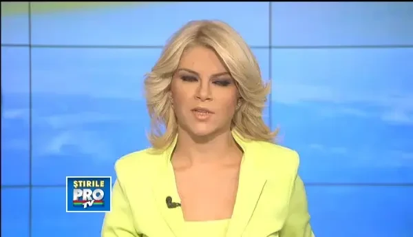 Imagini cum numai in Rusia poti sa vezi.Cate masini a stricat un sofer beat la volanul unui buldozer