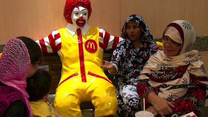 Strategie de marketing inedita. Cum vrea McDonald's sa-i convinga pe indieni sa manance la fast-food