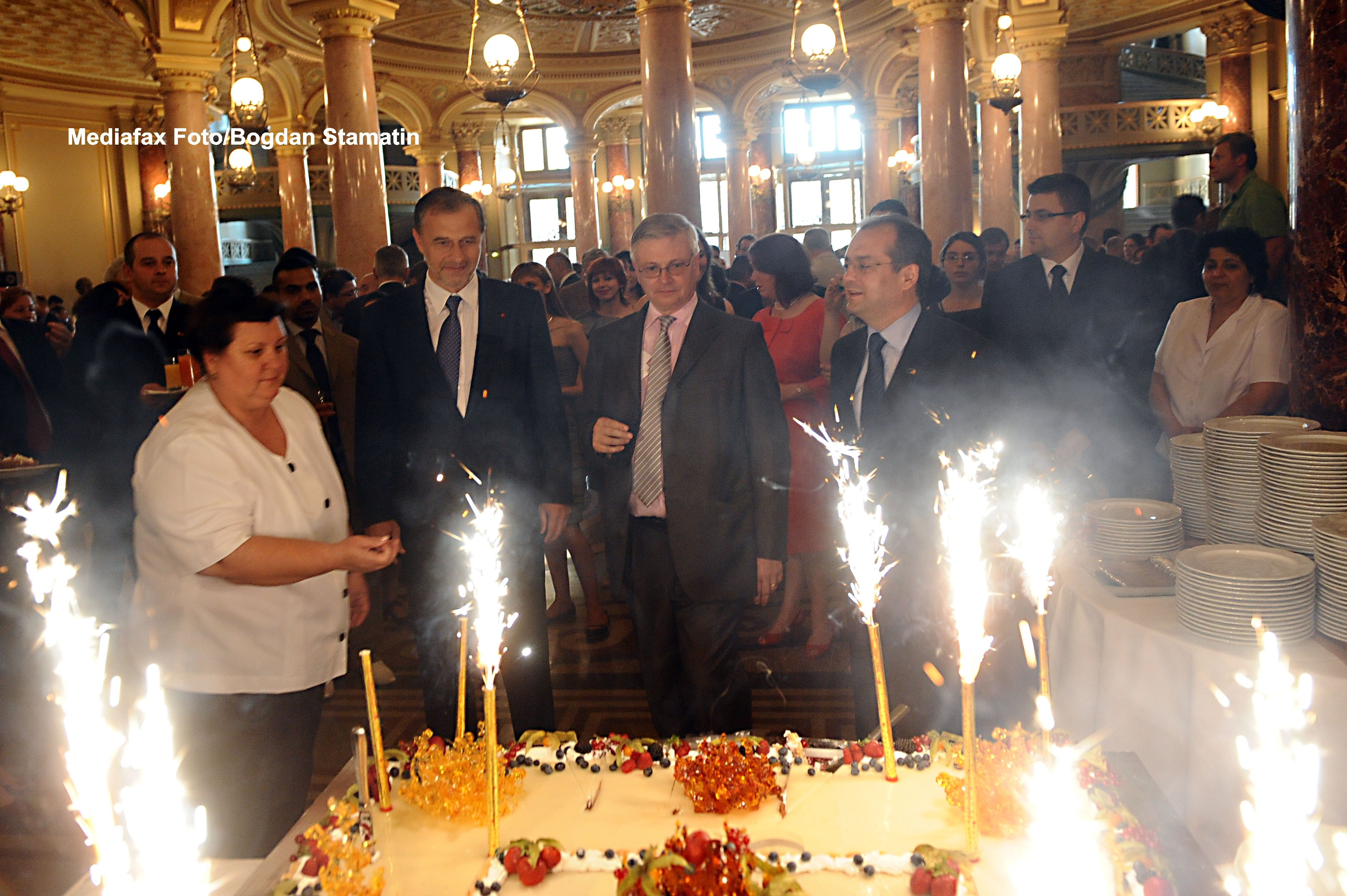 Emil Boc implineste 46 de ani. De ziua lui, fostul premier este in Marea Britanie