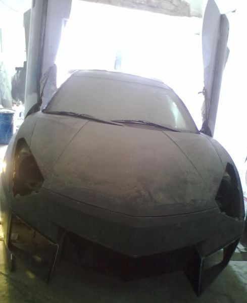 Cum sa faci dintr-o RABLA un BOLID care intoarce privirile oricui. Uite cum si-a tras "masina de agatat" tipul asta