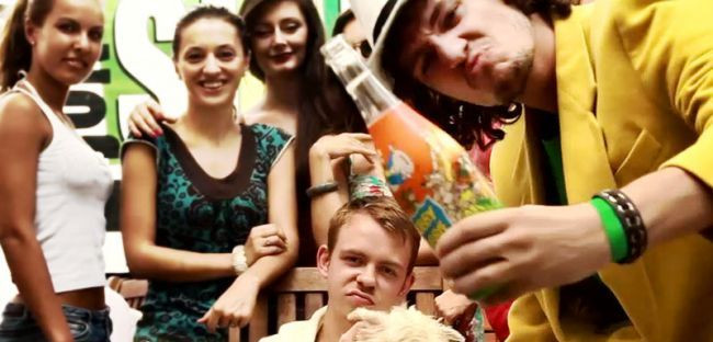 Cum suna LIVE cea mai tare piesa a MOMENTULUI: Krem si Sector 7: "Ma-ta are cratima" VIDEO