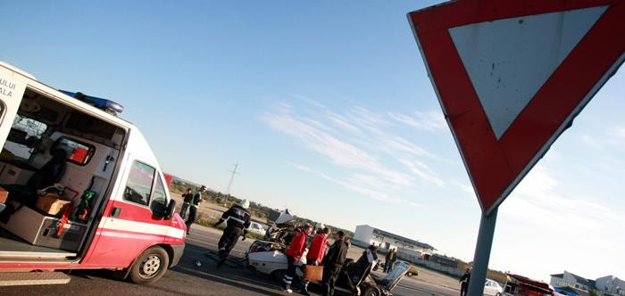 Accident pe centura Capitalei. O persoana a murit, doua sunt grav ranite, SMURD a intervenit