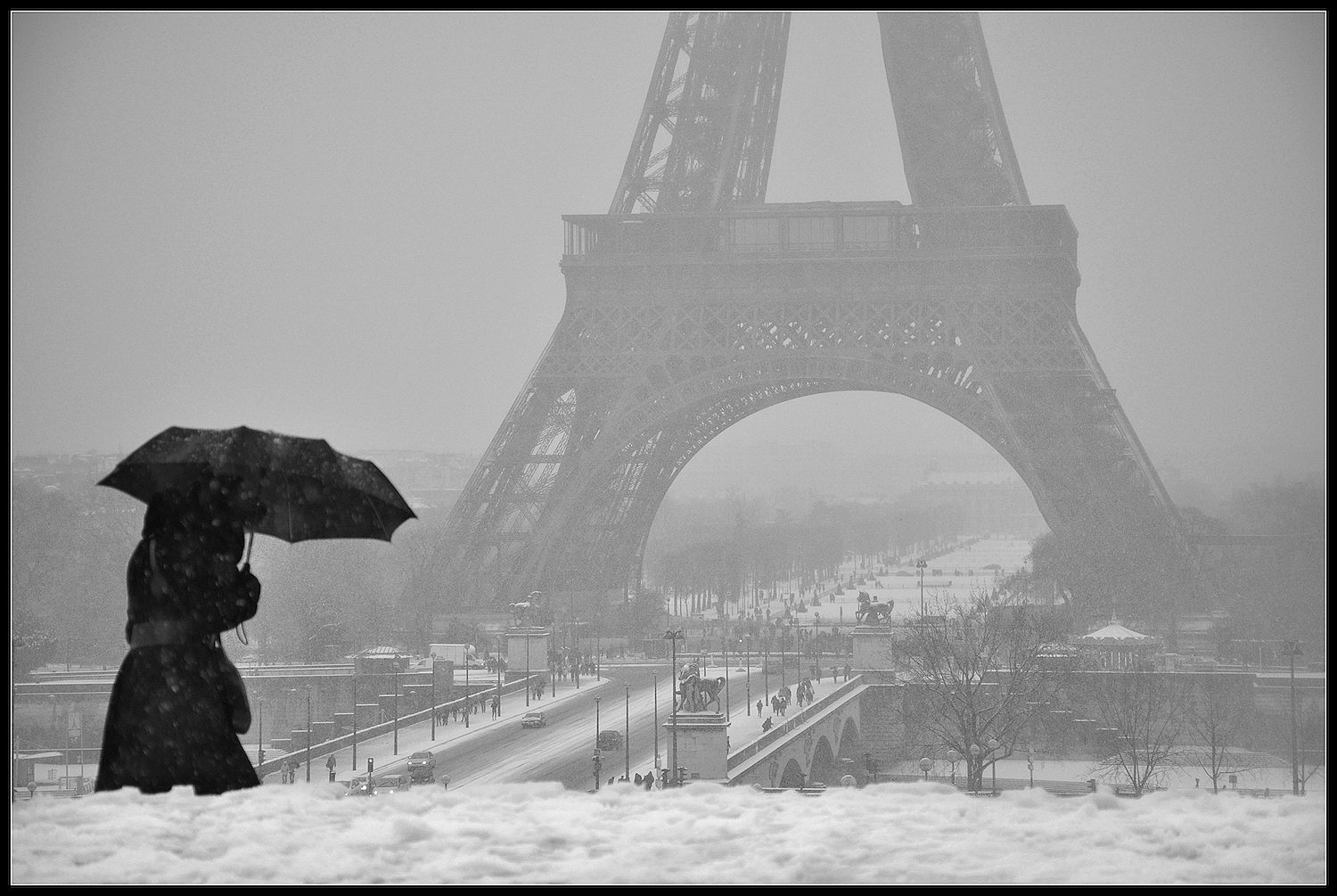 Ce n-a stiut Parisul: el e geniul roman de care nu ai auzit! Turnul Eiffel se muta cu milioanele de turisti la Bucuresti!