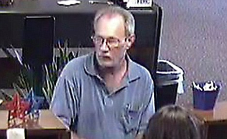 "Mai am patru luni de trait, dati-mi toti banii". FBI-ul e pe urmele acestui barbat