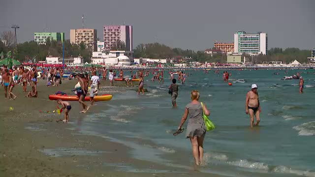 Temperaturi de vara la sfarsit de septembrie. Turistii de pe litoral au profitat de soare si preturi