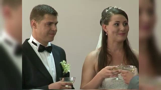 S-au nascut in aceeasi zi, au fost in acelasi salon la maternitate, iar astazi sunt sot si sotie