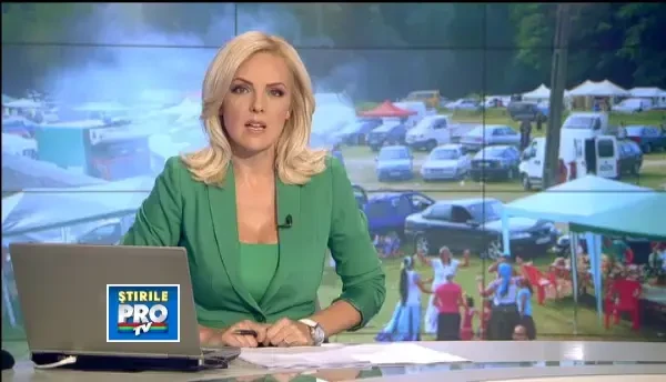 De ziua lor nationala, sute de romi s-au adunat la Costesti pentru a petrece si a-si etala bogatiile