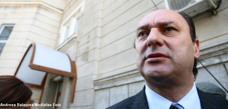 Ioan Avram Muresan solicita sa fie lasat sa iasa din inchisoare pentru inmormantarea fiului sau
