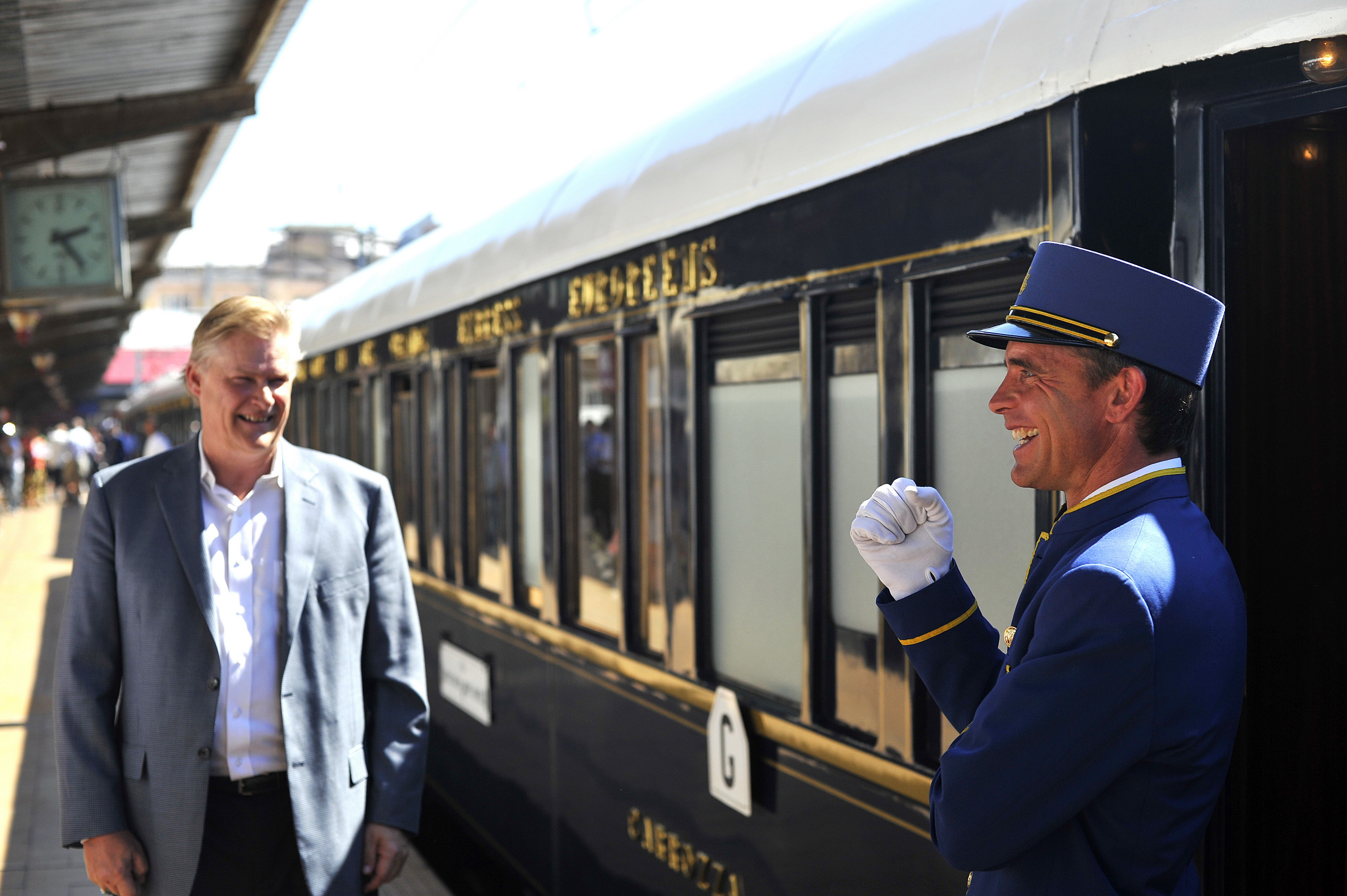 Trenul Orient Express a plecat din Sighisoara cu trei geamuri sparte