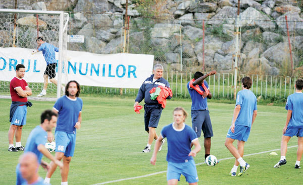 Andone, lovit de unde se astepta mai putin: vestiarul il contesta, Paszkany isi pierde rabdarea